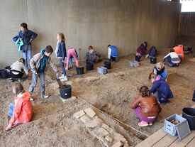 Découvrir l'archéologie sur un chantier-école de fouilles